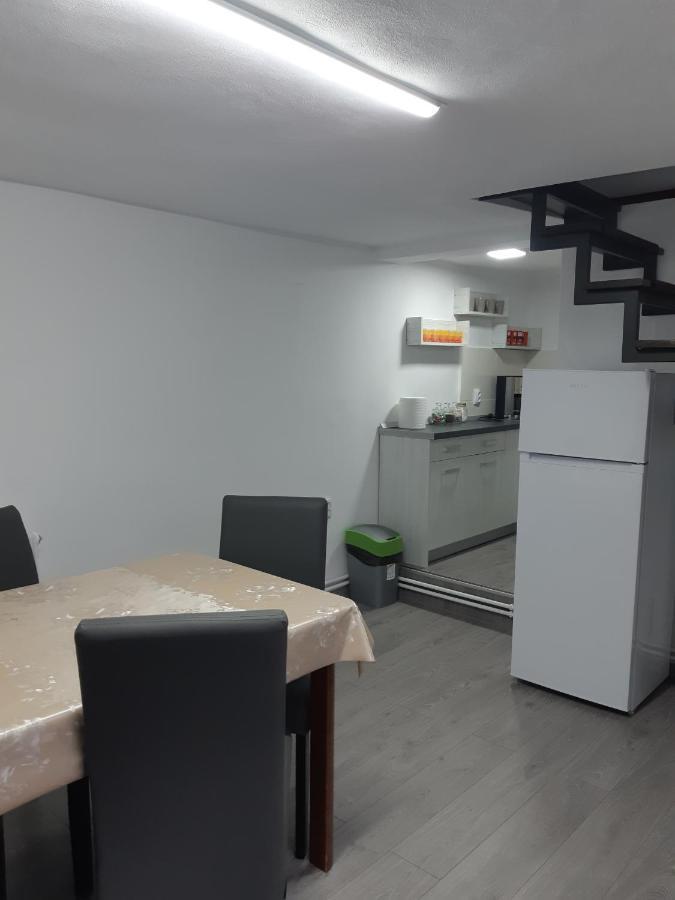 Apartament Magnolia Nearby City Center With Parking Сибиу Экстерьер фото